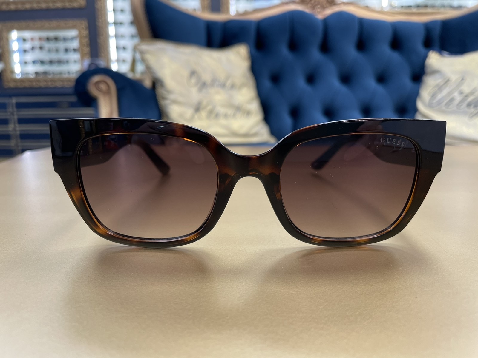 GUESS eyewear